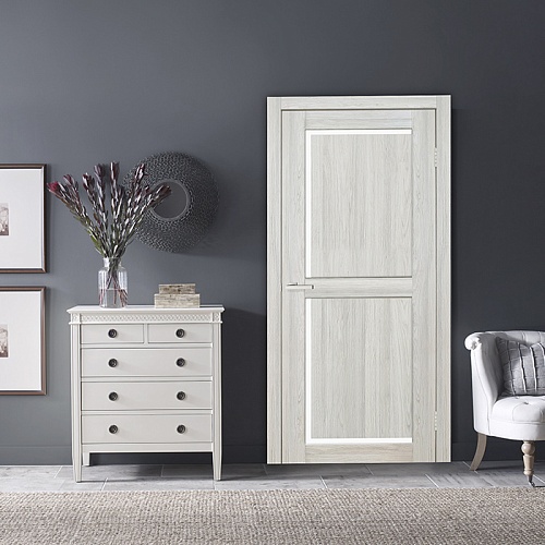 Світлі двері в інтер'єрі